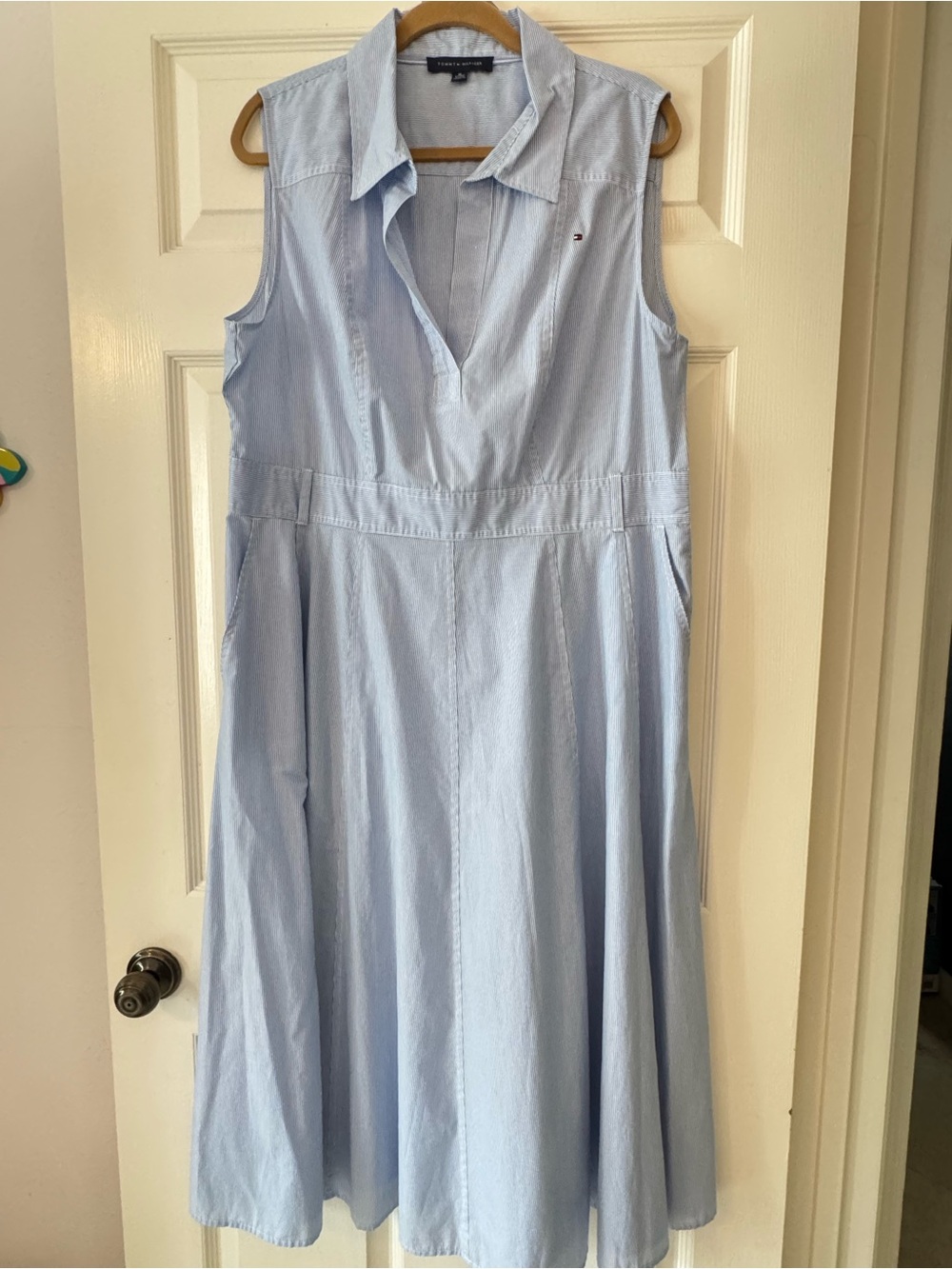 Tommy Hilfiger Light Blue Sleeveless Collared Maxi Dress with Tie Waist - Picture 2 of 5